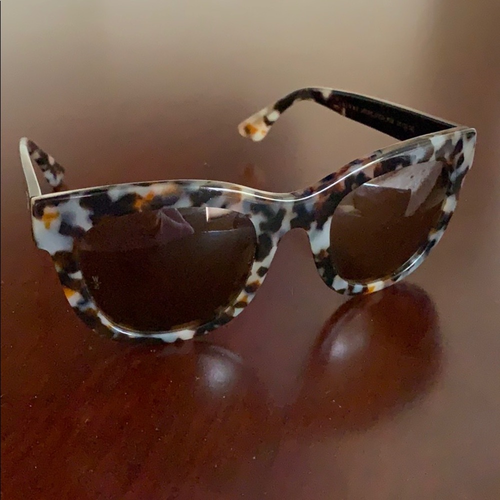 Wonderland sunglasses